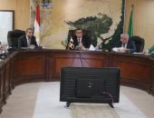 فيديو.. محافظ الفيوم يبحث مع القومى للمرأة وجهاز تنمية المشروعات مبادرة القرى المنتجة