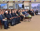 الرئيس السيسي يستمع لشرح وزير الإسكان حول مخطط مدينة العلمين الجديدة