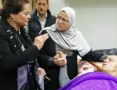 صور.. محافظ البحيرة تطمئن على مصابى حادث القطارين بمستشفى دمنهور