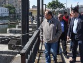 فيديو.. محافظ الإسكندرية يتفقد محطة السيوف بعد أزمة انخفاض منسوب المياه