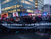 صور.. احتجاجات فى سلوفاكيا احتجاجا على مقتل صحفى استقصائى
