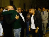 حسام عاشور ومحمد الشناوى يقدمان واجب العزاء فى إينو