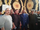 صور.. مدير أمن الغربية يتفقد طلبات الحج والعمرة لعام 2018