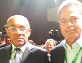 محمود سعد مع رئيس الكاف فى مؤتمر الكرة النسائية