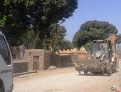 صور.. محافظ سوهاج : حملات نظافة وتجميل الشوارع بقرى مدينة طما