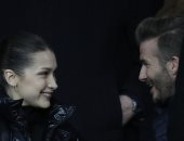 صور.. ديفيد بيكهام من ملعب حديقة الأمراء لـ بيلا حديد: ممكن نتعرف  