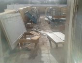 صور.. اضبط مخالفة.. مستلزمات وأدوات طبيه تحتل أسطح مستشفى الداخلة