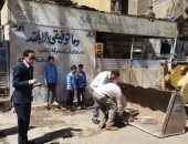 غلق 7 منشآت مخالفة فى حملة مكبرة بحى باب الشعرية.. صور