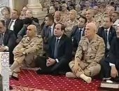الرئيس السيسي يحيى "يوم الشهيد" بمسجد المشير.. خطيب الجمعة: المنسى وأبطال الجيش رموز الرجولة نهتز لفدائهم.. سيناء درة تاج الوطن وأبناؤها سند لأمن البلد..ولـ"المصريين": شهداؤنا فدوكم بأرواحهم فلا تضيعوهم هباء