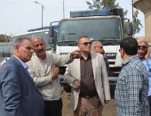 حملة لرفع القمامة والمخلفات بمنطقة إسكان الحرفى بحى ثالث الإسماعيلية