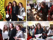 "اليوم السابع" داخل جناح الأسر المنتجة بمعرض عيد الأم.. منتجات العريش تغزو المعرض بالملابس بالسيناوية.. وارتفاع سعر خيط الحرير أبرز معوقات صناعة السجاد اليدوى.. وغادة والى: الانتهاء من اختيار الأمهات المثاليات