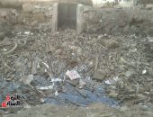 صور.. أهالى قرية الحمام  فى أبنوب يشكون من تلوث مياه الترع المستخدمة للرى