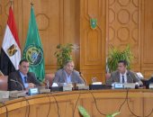 محافظ الإسماعيلية:  إزالة أي معوقات لمشروع قرية الأمل لشباب الخريجين 