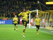 فيديو.. باتشواى يقود دورتموند لفوز مثير على فرانكفورت بالدوري الألماني