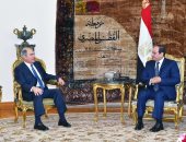السيسي يؤكد خصوصية العلاقات مع الأردن ويشيد بجهود رعاية الجالية المصرية