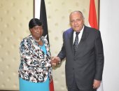 وزير الخارجية يؤكد لنظيرته الكينية حرص مصر على زيادة الاستثمارات المصرية