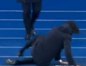 فيديو.. سقوط مضحك لمدرب لاتسيو خلال مواجهة دينامو كييف بالدورى الأوروبى 