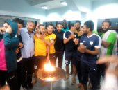 صور.. إنبى يحتفل بعيد ميلاد عمرو الحلوانى