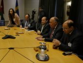 سامح شكرى يبحث مع نظيره الإيطالى تعزيز مكانة مصر كمركز إقليمى للغاز