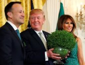 صور.. ترامب وزوجته يستقبلان رئيس وزراء أيرلندا داخل البيت الأبيض