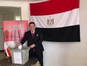 صور.. سفير مصر فى مالاوى يدلى بصوته فى الانتخابات الرئاسية