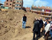 محافظ القليوبية يتفقد أعمال البحث لانتشال جثة شخص تحت انقاض عقار منهار بطوخ