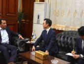 صور.. محافظ الأقصر يستقبل سفير كوريا الجنوبية خلال زيارته للمحافظة 