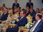 صور.. الرئيس السيسي يتفقد المشروعات التنموية بشرق بورسعيد (صور)