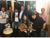 شاهد.. محمد هنيدى ملحن بصحبة الهضبة وعمرو أديب