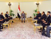 السيسي يستقبل وزير خارجية الإمارات.. ويؤكد: نتصدى لكافة التدخلات الخارجية