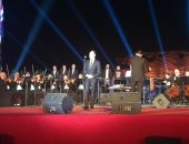 صور.. وزيرة الثقافة تشهد حفل سميرة القادرى وفرقة الموسيقى العربية بختام الأقصر