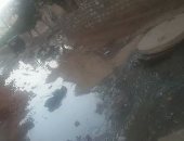 صور.. قارئ يشكو من انتشار مياه الصرف الصحى بقرية بنا فى أبو صوير بالغربية