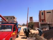 محافظ سوهاج : تركيب 37 عمود كهرباء جهد منخفض بمدينة جهينة