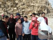 حقهم يعرفوا تاريخهم.. صور.. طلاب مكفوفون يزورون الأهرام والقلعة