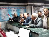 محافظ بورسعيد يحث العاملين بحى المناخ المشاركة بالانتخابات الرئاسية