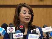 غادة والى: الرئيس السيسى يكرم الأمهات المثاليات غدا (صور)