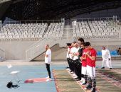 فيديو.. شيتوس يؤم اللاعبين فى صلاة المغرب قبل بدء مران المنتخب الأولمبى