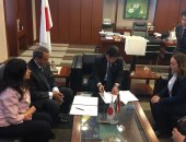 سفير اليابان بالقاهرة يوقع اتقافية مع "تكاتف" لتطوير البيئة التعليمية بالمدراس