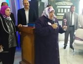 الأم المثالية الثانية على مستوى الجمهورية: "السيسى إنسان مش هنلاقى زيه أبدا"