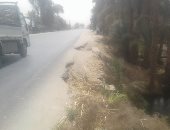 صور.. قارئ يناشد المسئولين بتمهيد الطريق السريع بقنا وإضاءته ليلا