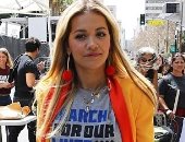 صور.. ريتا أورا بإطلالة من السبعينات