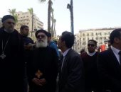 وفد كنسى يشارك فى جنازة شهيدى حادث الإسكندرية بمسجد القائد إبراهيم