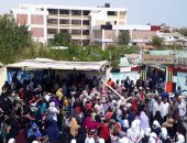 صور .. طوابير لسيدات سفاجا ورجال الشلاتين للتصويت فى انتخابات الرئاسة 