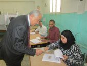 نقيب المحامين يصوت بالمقطم ويحث المواطنين على المشاركة بالانتخابات