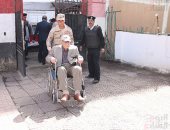 أيادى الجيش والشرطة فى مساعدة كبار السن  فى الانتخابات الرئاسية                                                                   