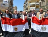 محافظ دمياط يدلى بصوته فى الانتخابات الرئاسية بلجنة المدرسة الزخرفية.. صور