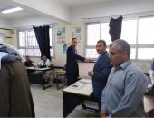 نائب وزير التعليم يدلى بصوته بلجنة مدرسة الباجور الابتدائية بالمنوفية
