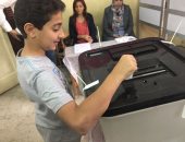 شيخ الطرق الصوفية يصحب نجله للجنة الانتخاب.. ويؤكد: علموا أولادكم حب الوطن