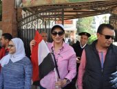 فيديو وصور.. وفاء عامر تدلى بصوتها فى الانتخابات الرئاسية 