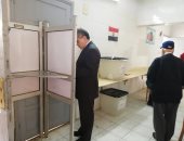 صور.. جابر نصار يدلى بصوته فى مدرسة النور للمكفوفين